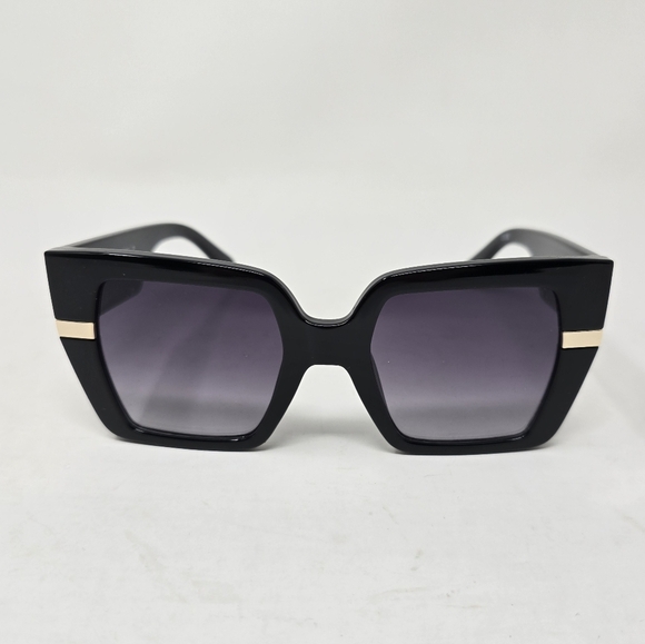 NIB Quay Notorious Oversized Square Frame Black Sunglasses - Picture 2 of 11